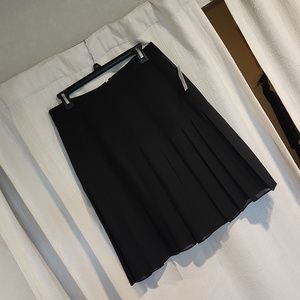 Jones Studio Seperates , size 4 , black skirt